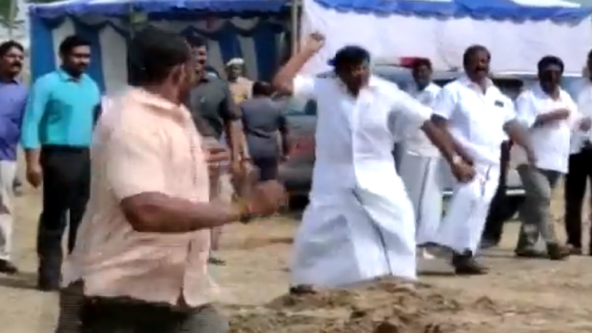 Video: DMK के नेता ने गुस्से में कार्यकर्ता पर फेंका ‘पत्थर’!, सोशल मीडिया पर वीडियो वायरल, भड़की BJP