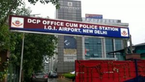 Delhi: IGI एयरपोर्ट पर पुलिस ने किया चोरी के रैकेट का भंडाफोड़, 8 गिरफ्तार, आभूषण सहित अन्य बेशकीमती सामान बरामद