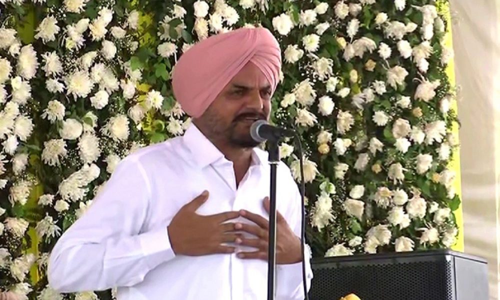 Sidhu Musewala Father: दिवंगत गायक सिद्धू मूसेवाल के पिता की बिगड़ी तबीयत, अस्पताल में कराया गया भर्ती