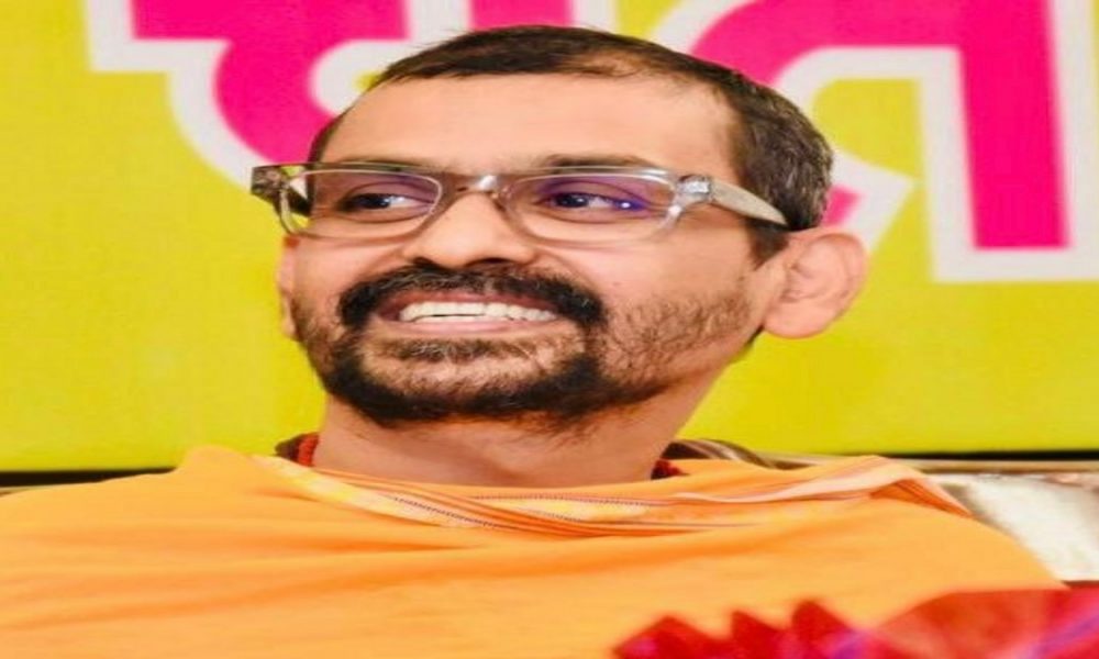 Prayagraj: अखिल भारतीय धर्म संघ के शिविर पर पहुंचे स्वामी अभिषेक ब्रह्मचारी, रामचरित मानस पर टिप्पणी करने वाले नेता की लगाई क्लास