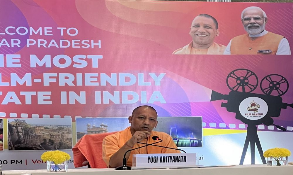 UP: निर्माता-निर्देशक व अभिनेताओं ने भी माना-सबका साथ, सबका विकास करती है योगी सरकार