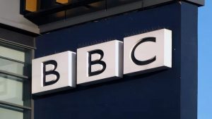 BBC Ban On Gary Linekar: पीएम मोदी पर सवाल उठाने वाले बीबीसी का दोहरा चरित्र, एंकर और डॉक्यूमेंट्री को किया सस्पेंड, अनुराग ठाकुर ने साधा निशाना