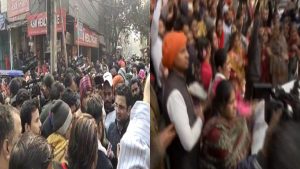 Delhi: कंझावला में युवती संग हुई दरिंदगी पर भड़के लोग, लगाए दिल्ली पुलिस हाय-हाय के नारे, आरोपियों को फांसी देने की मांग की