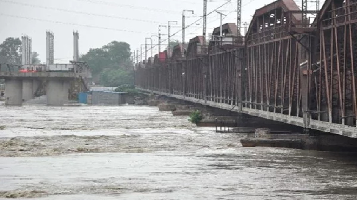 Rains Play Havoc: दिल्ली में यमुना नदी में प्रलंयकारी बाढ़, उत्तराखंड के कई जिलों में भी भारी बारिश का ऑरेंज अलर्ट, रुकी केदारनाथ यात्रा