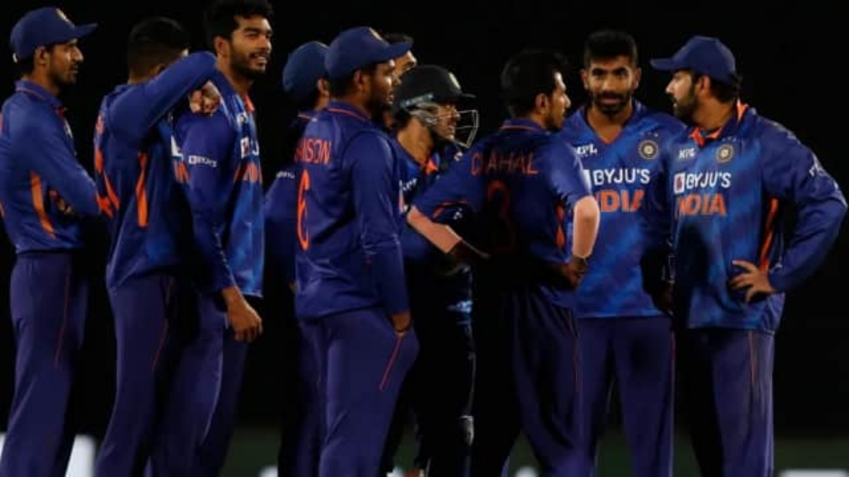 Ind Vs SL : श्रीलंका के खिलाफ ODI सीरीज से पहले भारतीय टीम को बड़ा झटका, वन डे सीरीज से बाहर हुआ ये स्टार गेंदबाज?