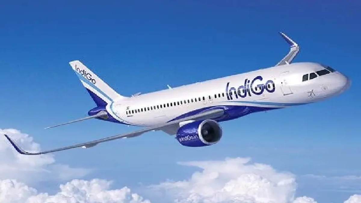 Indigo: फ्लाइट में एयर होस्टेस से छेड़छाड़ मामले में इंडिगो का पहला रिएक्शन, जानिए क्या कहा