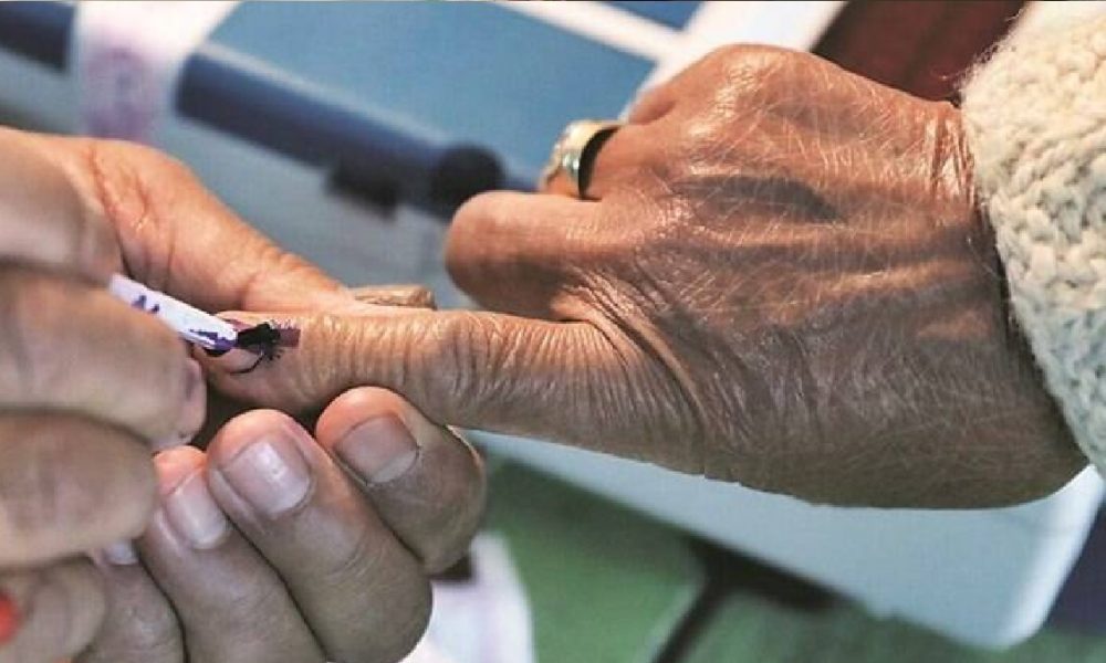 Lok Sabha Election 2024 Second Phase Live Updates In Hindi: लोकसभा चुनाव के दूसरे चरण में 88 सीटों पर वोटिंग जारी, तमाम दिग्गज मैदान में; वोटरों में दिख रहा उत्साह