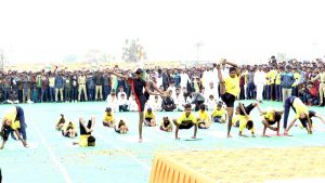 UP: सिद्धार्थनगर में सांसद खेल महाकुंभ के समापन कार्यक्रम में शामिल हुए सीएम योगी