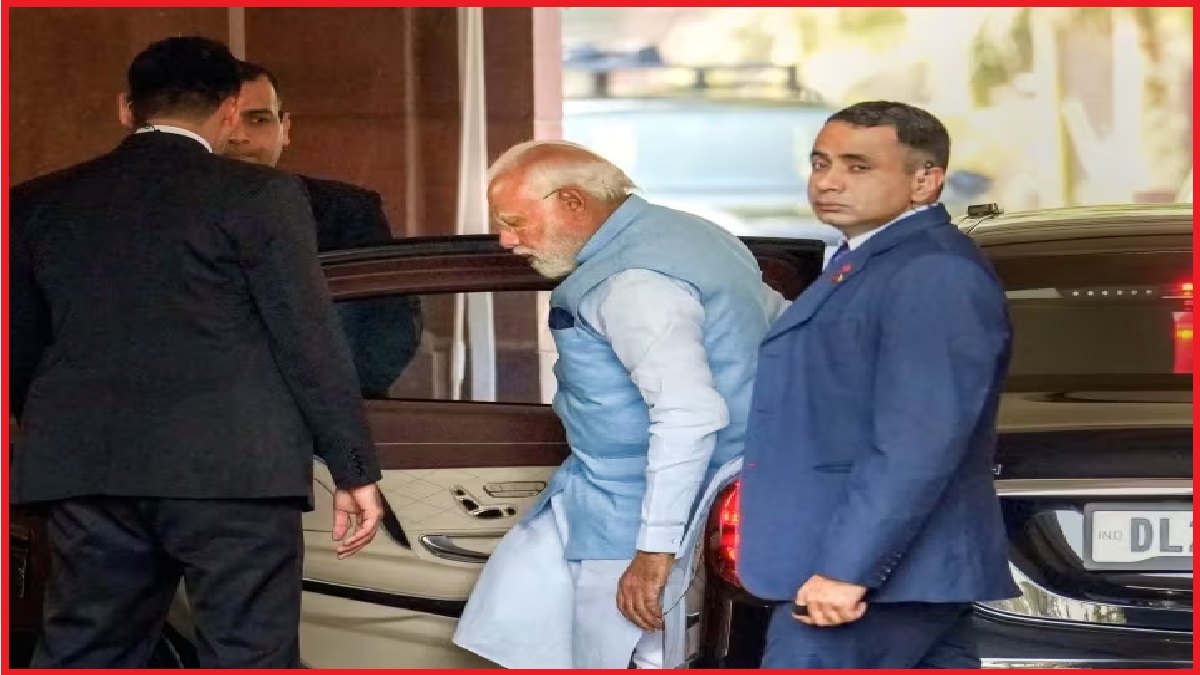 PM Modi: जानें, क्यों PM मोदी की ब्लू जैकेट को लेकर शुरू हुई कानाफूसी, दो दिन पहले ही मिली थी गिफ्ट