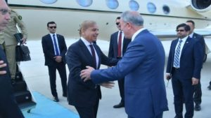 Pakistan : ‘यह बातें तो फोन पर भी हो सकती थी फिर करोड़ों में आग लगाकर तुर्की क्यों गए?’ तुर्की यात्रा पर ट्रोल हो गए PM शहबाज शरीफ