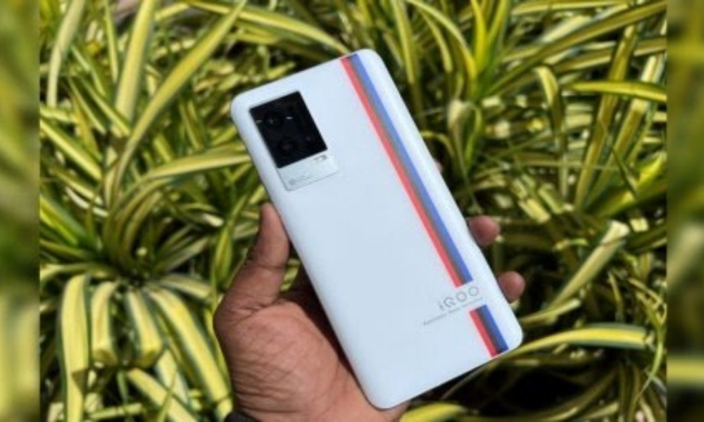 Tech News : MRP से बेहद कम कीमत में खरीदें iQOO का ये 5G फोन, 6 फरवरी तक अमेजन पर जोरदार सेल