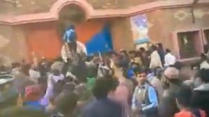 Pakistan Mob Lynching: पाकिस्तान में फिर धर्म के नाम पर हैवानियत, ननकाना साहिब में ईशनिंदा के आरोपी की थाने से बाहर लाकर पीट-पीटकर हत्या
