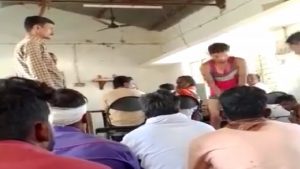 Maharashtra: महाराष्ट्र के नांदेड़ में पुलिस पर गोतस्करों पर कार्रवाई की जगह गोरक्षकों को पीटने का आरोप, हिंदूवादी संगठन भड़के, देखिए Viral Video