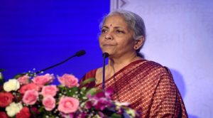 Nirmala Sitharaman: निर्मला सीतारमण ने पश्चिमी मीडिया को सुनाई खरी-खरी, बोलीं- इनकी बातों पर भरोसा न करें, खुद आकर देखें हालत