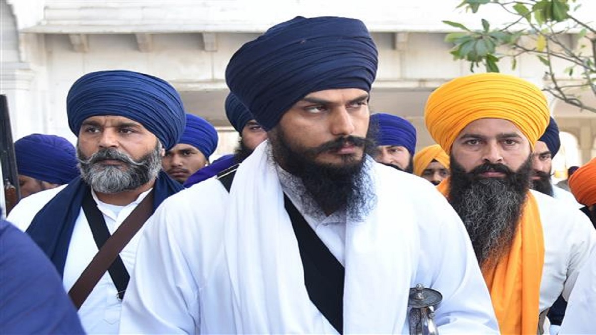 Amritpal Singh: खालिस्तान समर्थक अमृतपाल सिंह अब तक भगोड़ा, 18 मार्च से तलाश रही पंजाब पुलिस