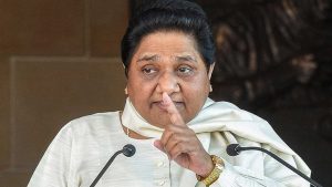 Mayawati: मायावती ने एनडीए के साथ विपक्षी गठबंधन पर भी बोला हमला, चुनावों में बीएसपी के अकेले लड़ने का किया एलान