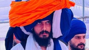 Amritpal Singh: दिल्ली में साधु का वेश धरकर घूम रहा है अमृतपाल सिंह, पुलिस ने बढ़ाई चौकसी, पंजाब में 44 समर्थक रिहा