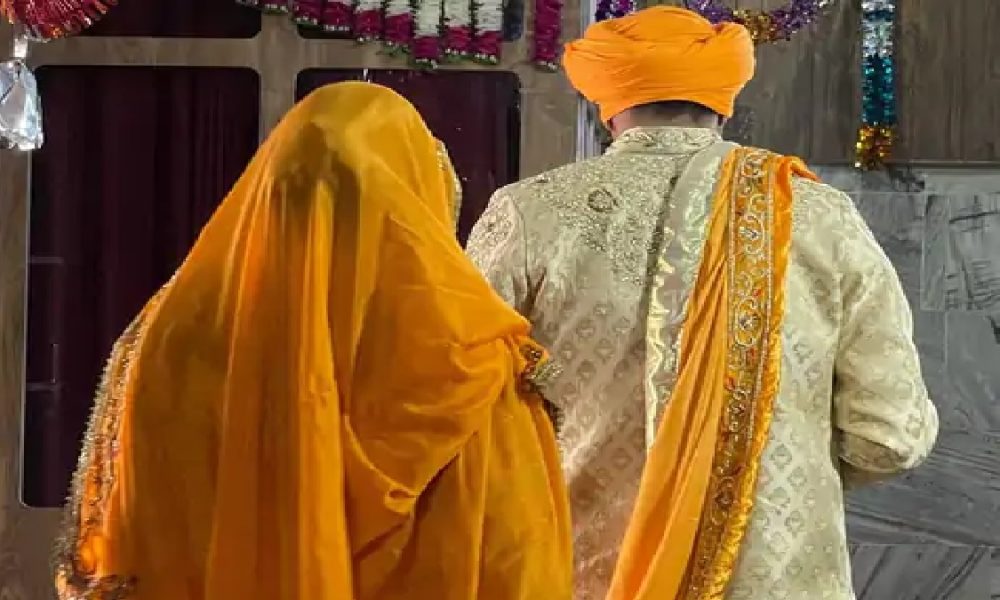 amritpal singh with wife kirandeep kaur during marriage