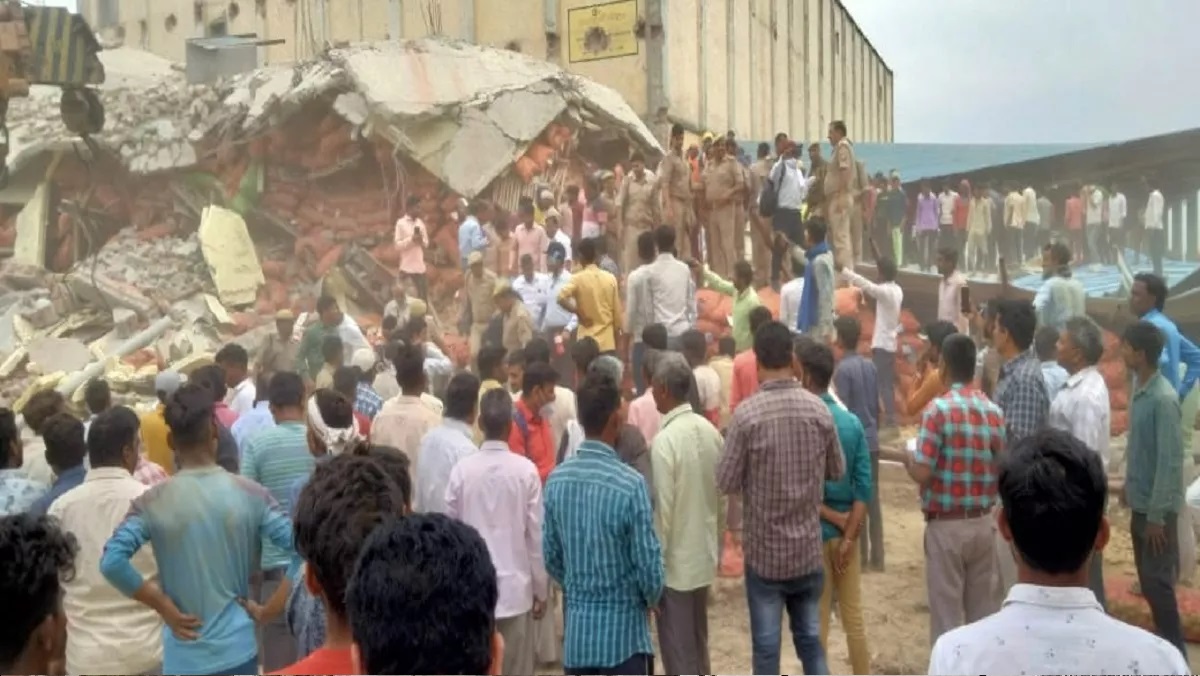 UP: संभल में कोल्ड स्टोरेज की इमारत गिरने से बड़ा हादसा, मलबे में दबे कई मजदूर, CM योगी ने जताया दुख
