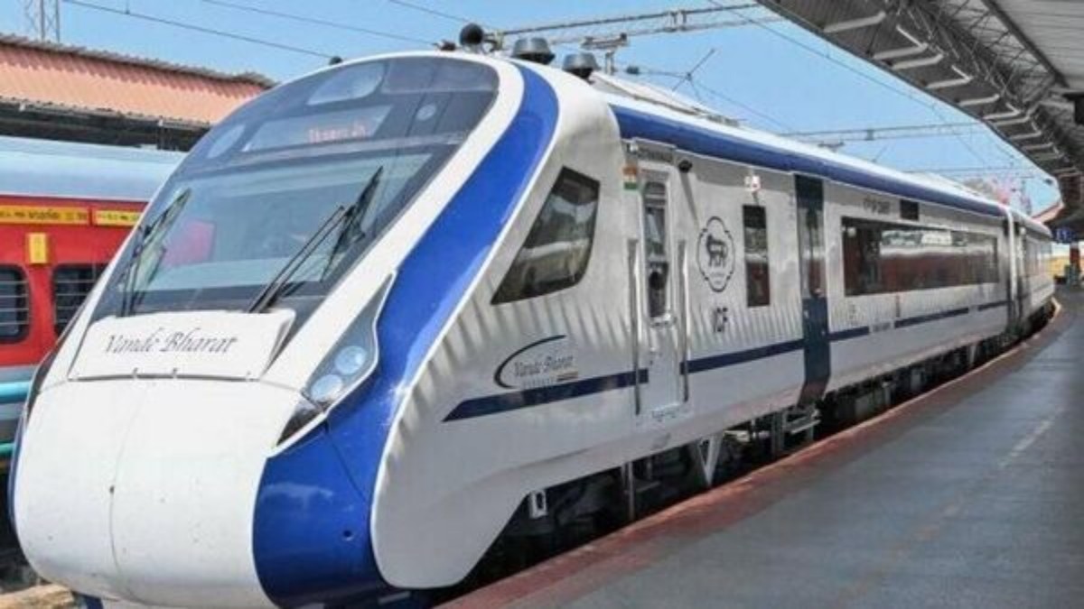Vande Bharat Express Train: वंदे भारत ट्रेन पर फिर हुआ पथराव, कर्नाटक के धारवाड़ में बनाया गया निशाना
