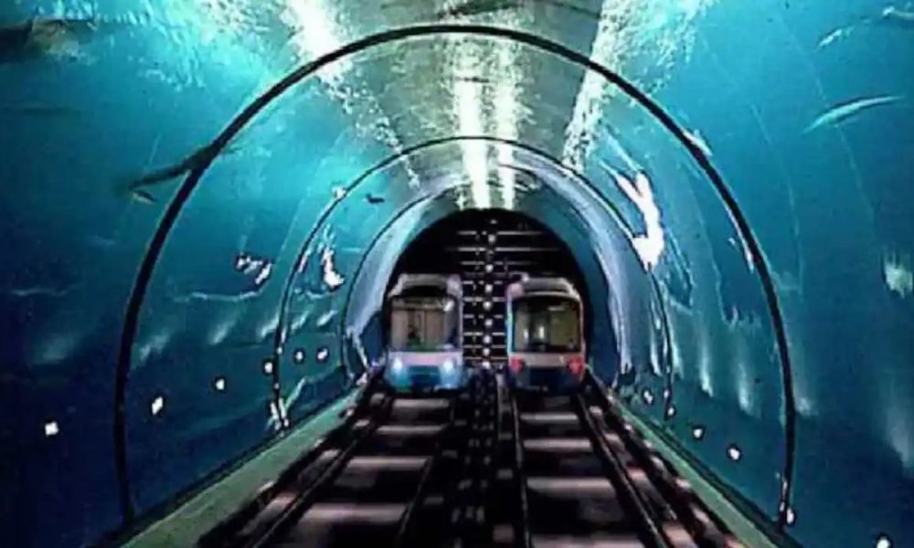 Underwater Kolkata Metro: कोलकाता मेट्रो ने रचा इतिहास, नदी के भीतर दौड़ाई देश की पहली मेट्रो