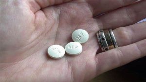 Mifepristone: अमेरिकी महिलाएं गर्भपात के लिए ले सकेंगी मिफेप्रिस्टोन, सुप्रीम कोर्ट ने दवा पर लगे बैन को किया रद्द