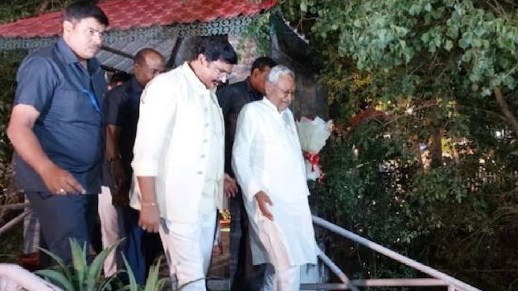 nitish kumar with don anand mohan