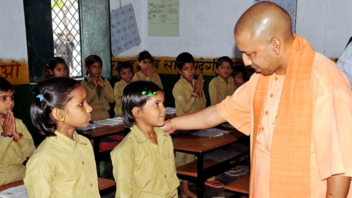 Uttar Pradesh: स्कूलों में बच्चों के शोषण पर योगी सरकार सख्त, जारी की गाइडलाइंस