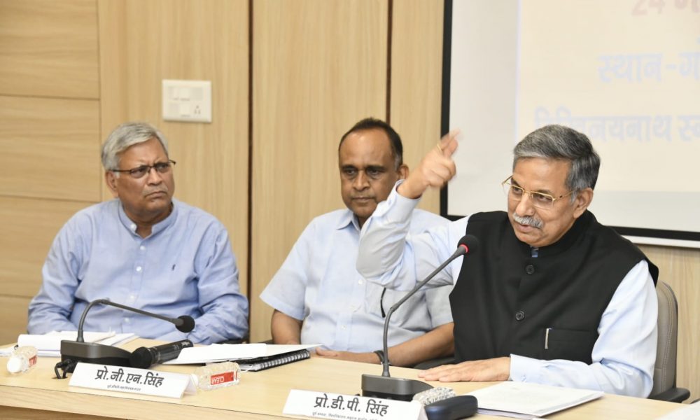 UP: सीएम योगी के भाषण संग्रह ‘लोक आराधना की अभिव्यक्ति’ के दो खंडों का विमोचन, सीएम योगी के लिए जनार्दन सदृश आराध्य है जनता