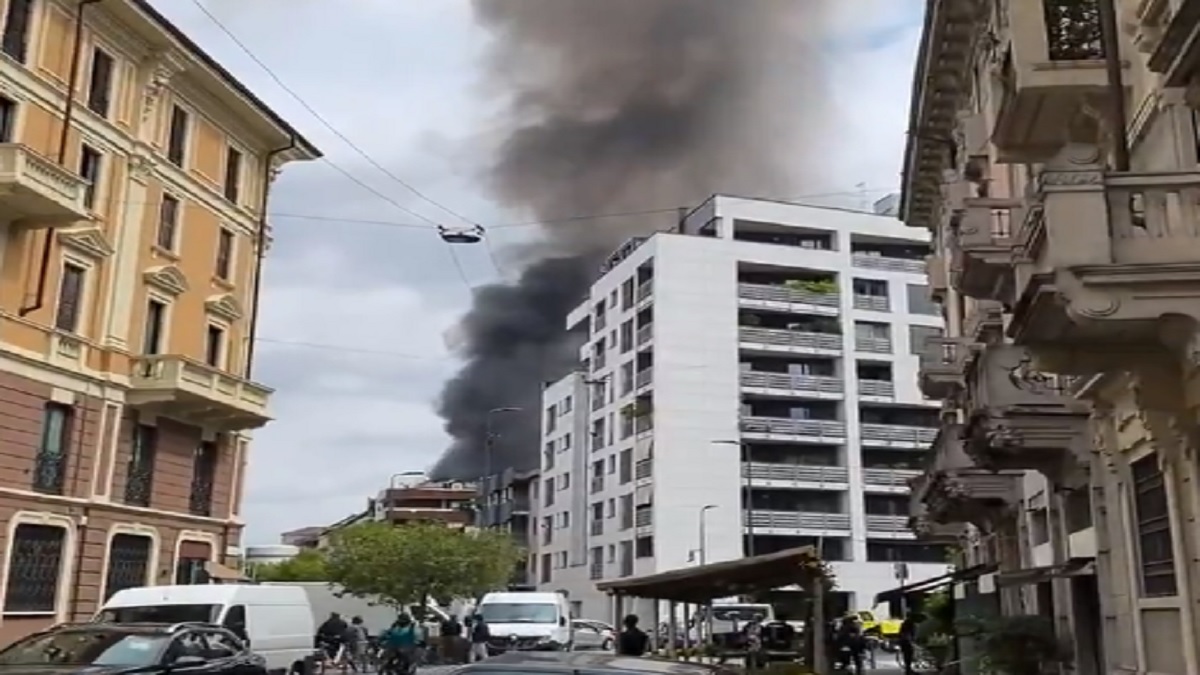 Italy: इटली के मिलान में बड़ा धमाका, पार्किंग में खड़ी कई गाड़ियों में लगी आग