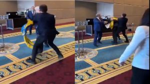 Viral Video: यूक्रेन के सांसद ने रूसी प्रतिनिधि पर बरसाए घूंसे, हाथापाई का वीडियो हुआ वायरल