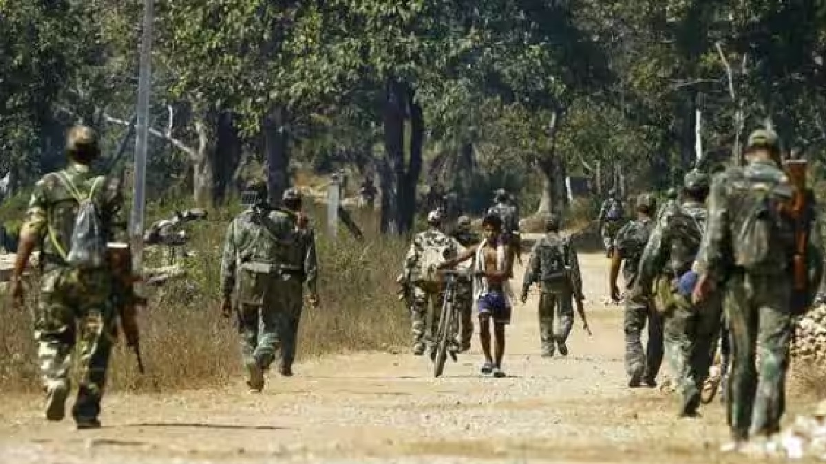 Anti Naxal Operation: महाराष्ट्र में सुरक्षाबलों को बड़ी कामयाबी, गढ़चिरौली में 38 लाख के इनामी 3 नक्सलियों को मार गिराया