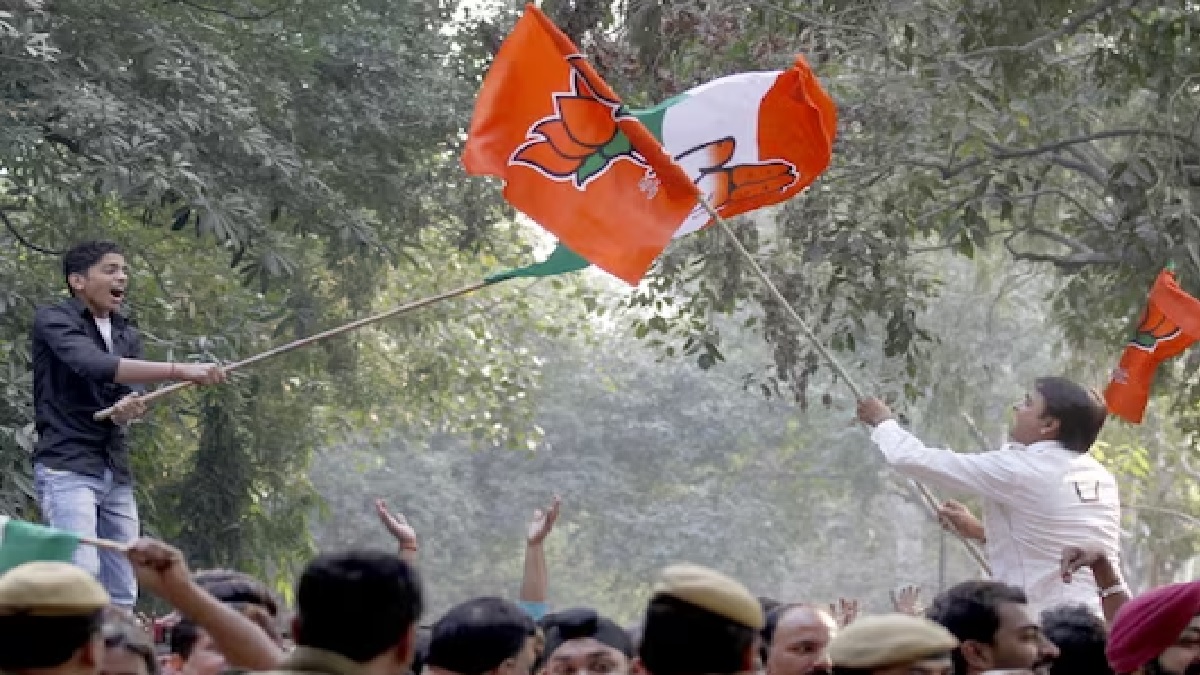 bjp and congress flags