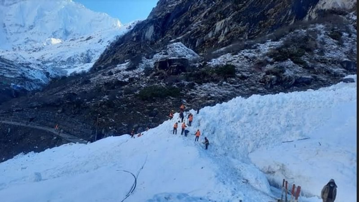 Kedarnath Dham: ग्लेशियर टूटने से अवरुद्ध हुआ यात्रा का मार्ग, खराब मौसम के कारण 8 मई तक निलंबित हुए केदारधाम यात्रा के रजिस्ट्रेशन