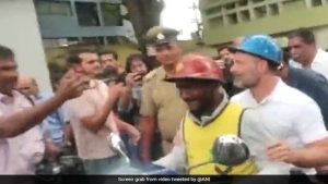 Rahul Gandhi: कर्नाटक में डिलीवरी बॉय के साथ स्कूटर पर नजर आए कांग्रेस नेता राहुल गांधी, वीडियो वायरल