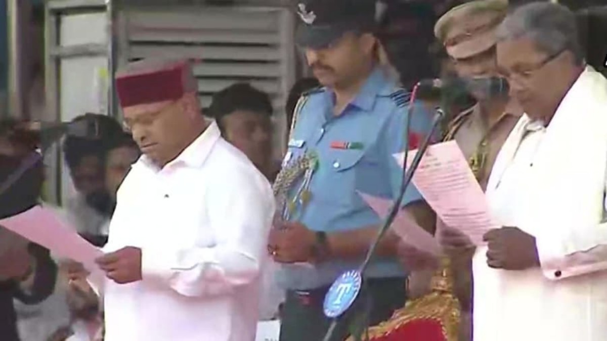 Karnataka Oath Ceremony: सिद्धारामैया ने ली कर्नाटक के मुख्यमंत्री के पद की शपथ, मंत्रिमंडल में शामिल होंगे इतने मंत्री