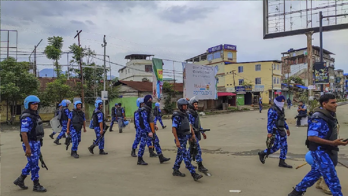 Manipur Violence: बहुमत की राय में मणिपुर एक जातीय संघर्ष, केंद्र की नीति पर मुहर, मणिपुर पर नवीनतम सर्वे में सामने आए चौंकाने वाले परिणाम