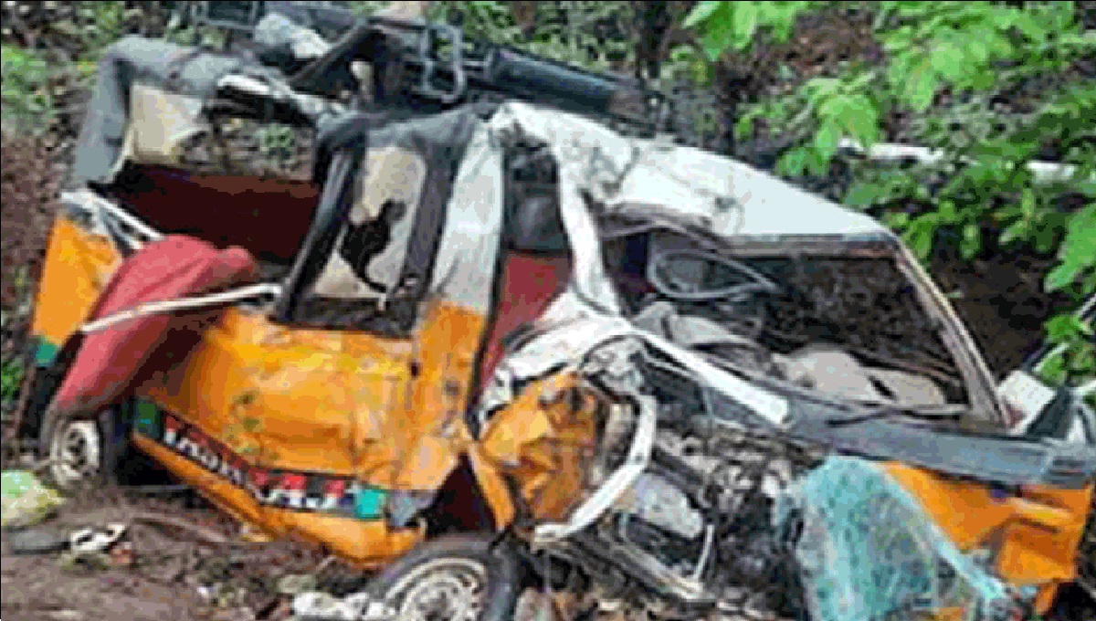 Maharashtra: महाराष्ट्र के रत्नागिरी में ट्रक और मैजिक की टक्कर में 8 लोगों की दर्दनाक मौत