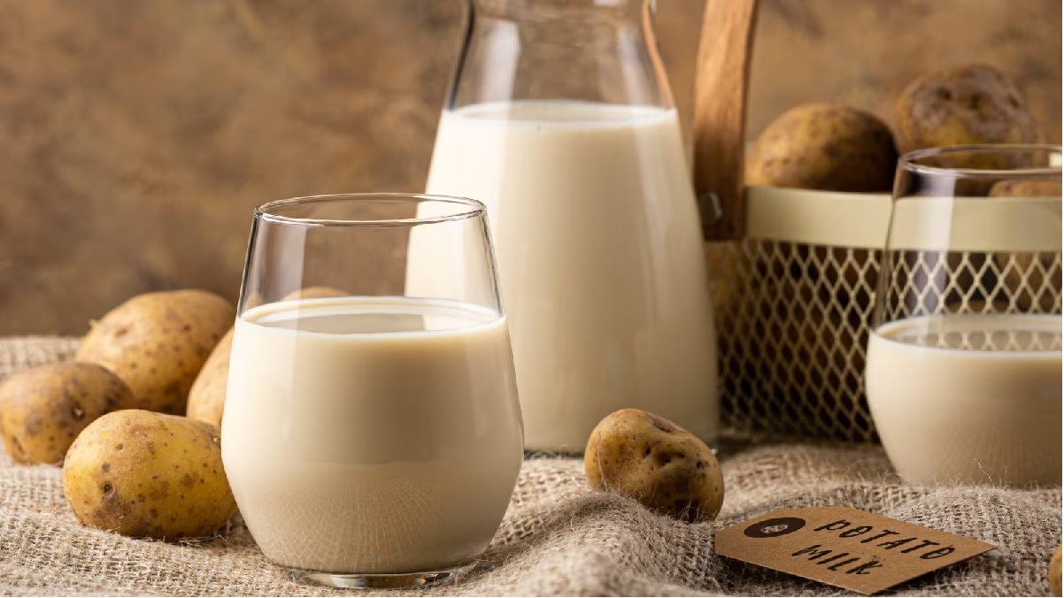 Food Safety Day: दूध, आलू और दही के साथ भूलकर भी न करें इन चीजों का सेवन, पेट में बनने लगता है ‘जहर’  