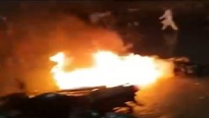 Gujarat Violence: गुजरात के जूनागढ़ में अवैध दरगाह को नोटिस के बाद जमकर हिंसा, पुलिस चौकी पर हमला-आगजनी, देखिए Video