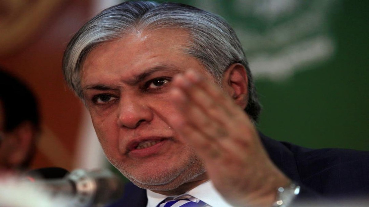 Pakistan: IMF को लेकर पाकिस्तानी पत्रकार ने पूछा सवाल तो भड़क उठे इशाक डार, हाथापाई भी की, वीडियो वायरल