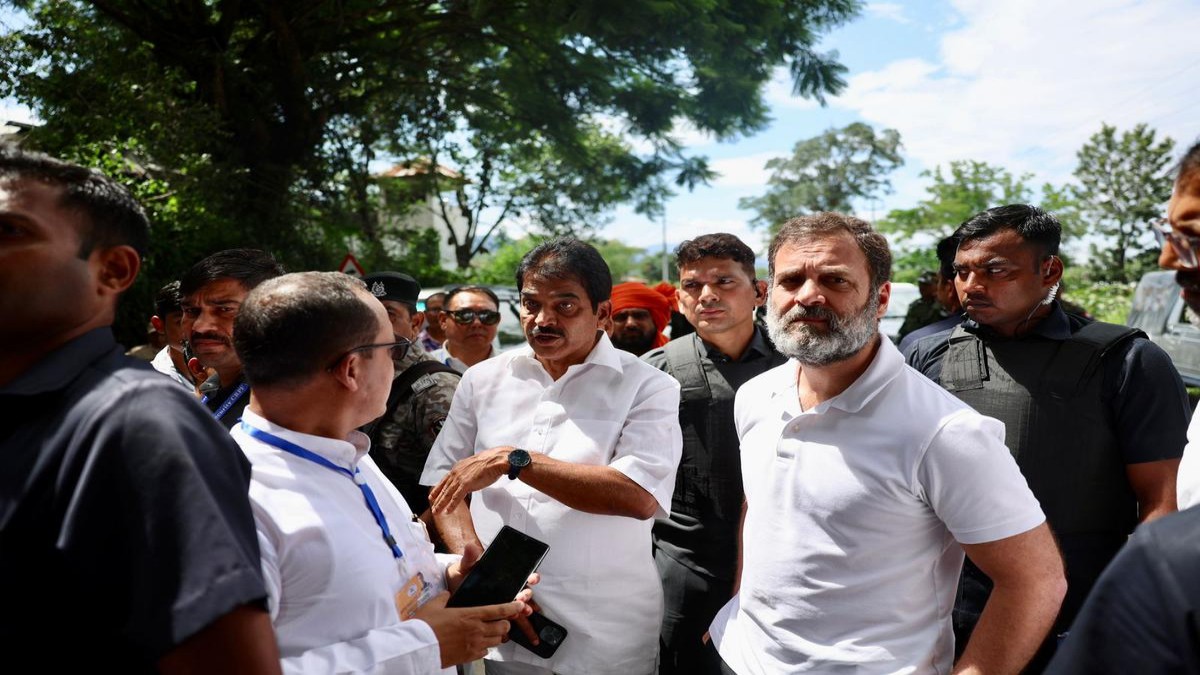 Rahul Gandhi In Manipur: राहुल गांधी के दौरे के बीच मणिपुर में सियासी हवा गर्म, राज्यपाल से मिलकर इस्तीफा दे सकते हैं CM बीरेन सिंह : सूत्र