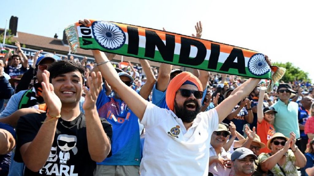 indian fans in oval