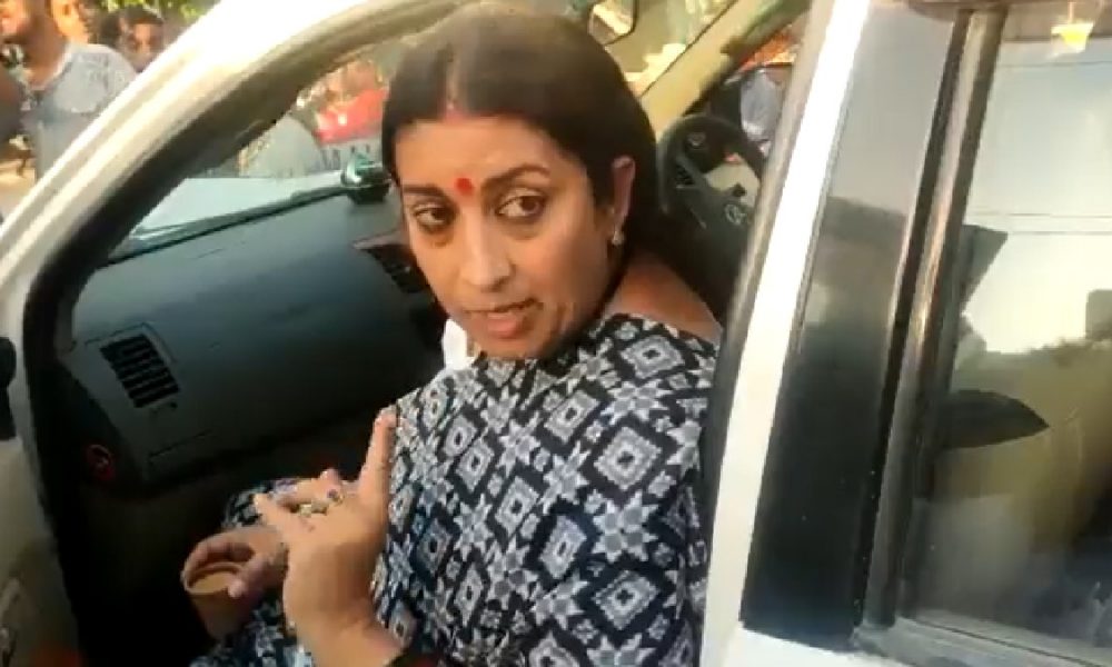Smriti Irani: पत्रकार और स्मृति ईरानी का वीडियो हुआ वायरल तो कांग्रेस ने साधा निशाना, लेकिन खुल गई झूठ की पोल!