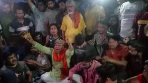 Uttar Pradesh: असामाजिक तत्वों ने मंदिर के पास फेंके मांस के अवशेष, शाहजहांपुर में सांप्रदायिक तनाव का माहौल