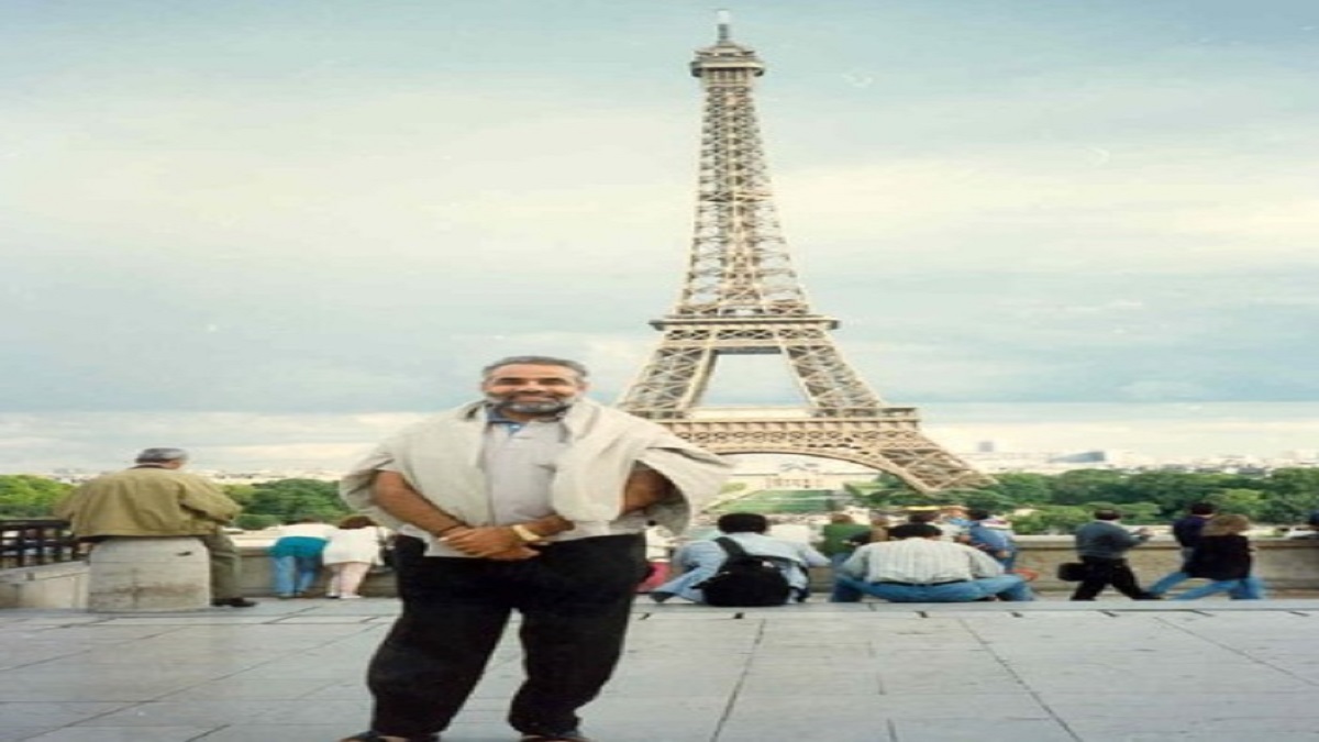 PM Modi: फ्रांस दौरे के बीच PM मोदी की पुरानी फोटो आई सामने, एफिल टावर पर पोज देते हुए दिखे, Photo Viral