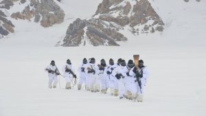 Siachen Glacier Fire: सियाचिन ग्लेशियर पर लगी भयंकर आग में भारतीय सेना का एक अफसर शहीद, 6 सैनिक बुरी तरह झुलसे