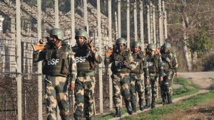 BSF Kills Drugs Smuggler: जम्मू-कश्मीर में बीएसएफ ने पाकिस्तान के घुसपैठिया को मार गिराया, ड्रग्स लेकर आ रहा था