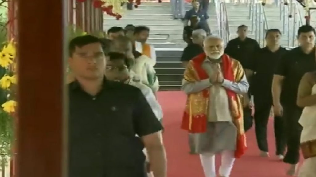modi in warangal