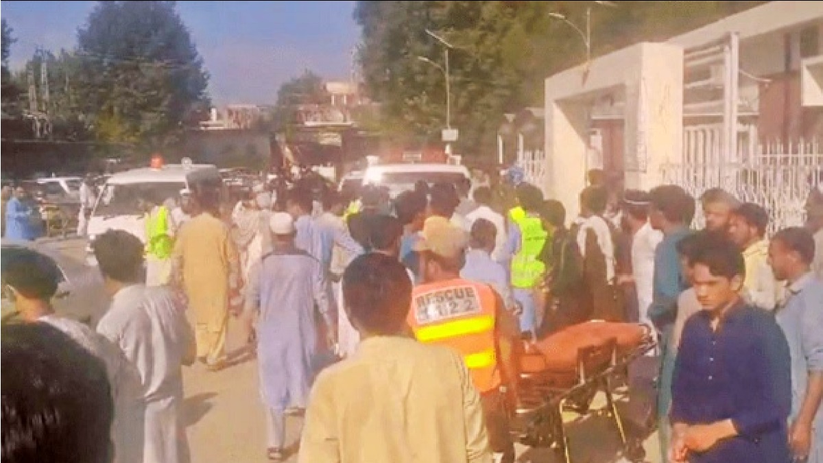 Pakistan: खैबर पख्तूनख्वा हमले का पहला वीडियो आया सामने, खौफनाक मंजर देख कांप जाएगी आपकी रूह
